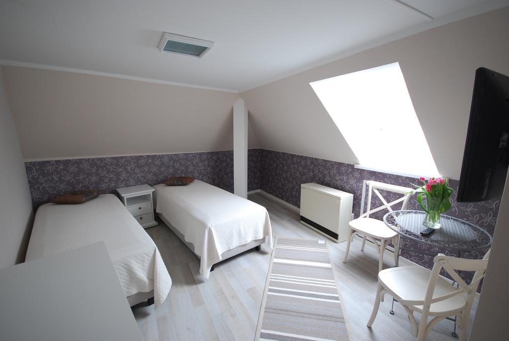Suviste Guesthouse 쿠레사아레 외부 사진