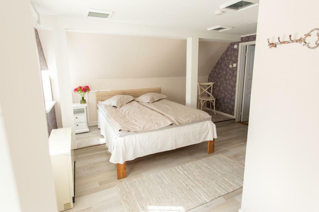 Suviste Guesthouse 쿠레사아레 외부 사진